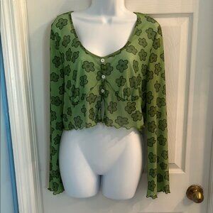 Green Cropped Blouse with Buttoned Closure and Long Sleeves